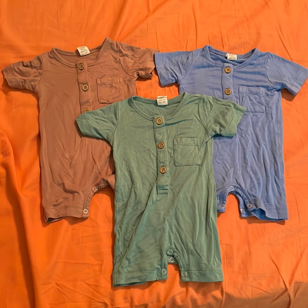 Larkspur baby -bamboo shorty rompers size 3-6months